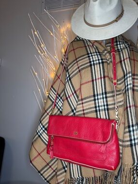 Tory Burch EUC poppy red pebble leather Crossbody 4 magnetic flap over closure